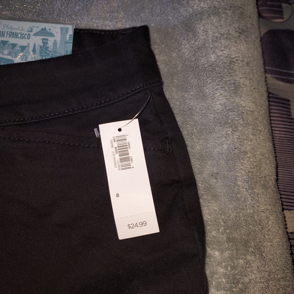 Brand New Black Old Navy Shorts Size 8 - Picture 2 of 4